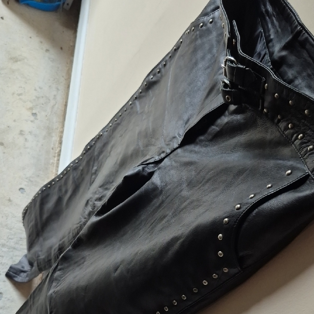 Unik Premium Black Leather Apparel